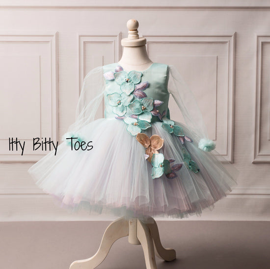 Aggregate 238+ baby girl gowns online
